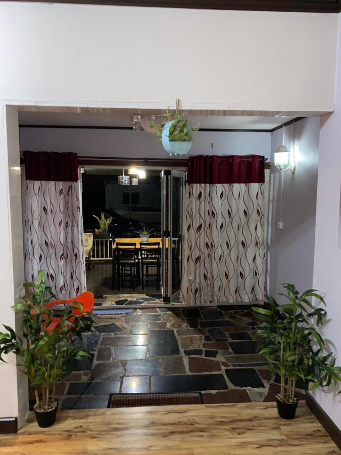 Mer Riviere Self Catering Apartment Beau Vallon  Exterior photo