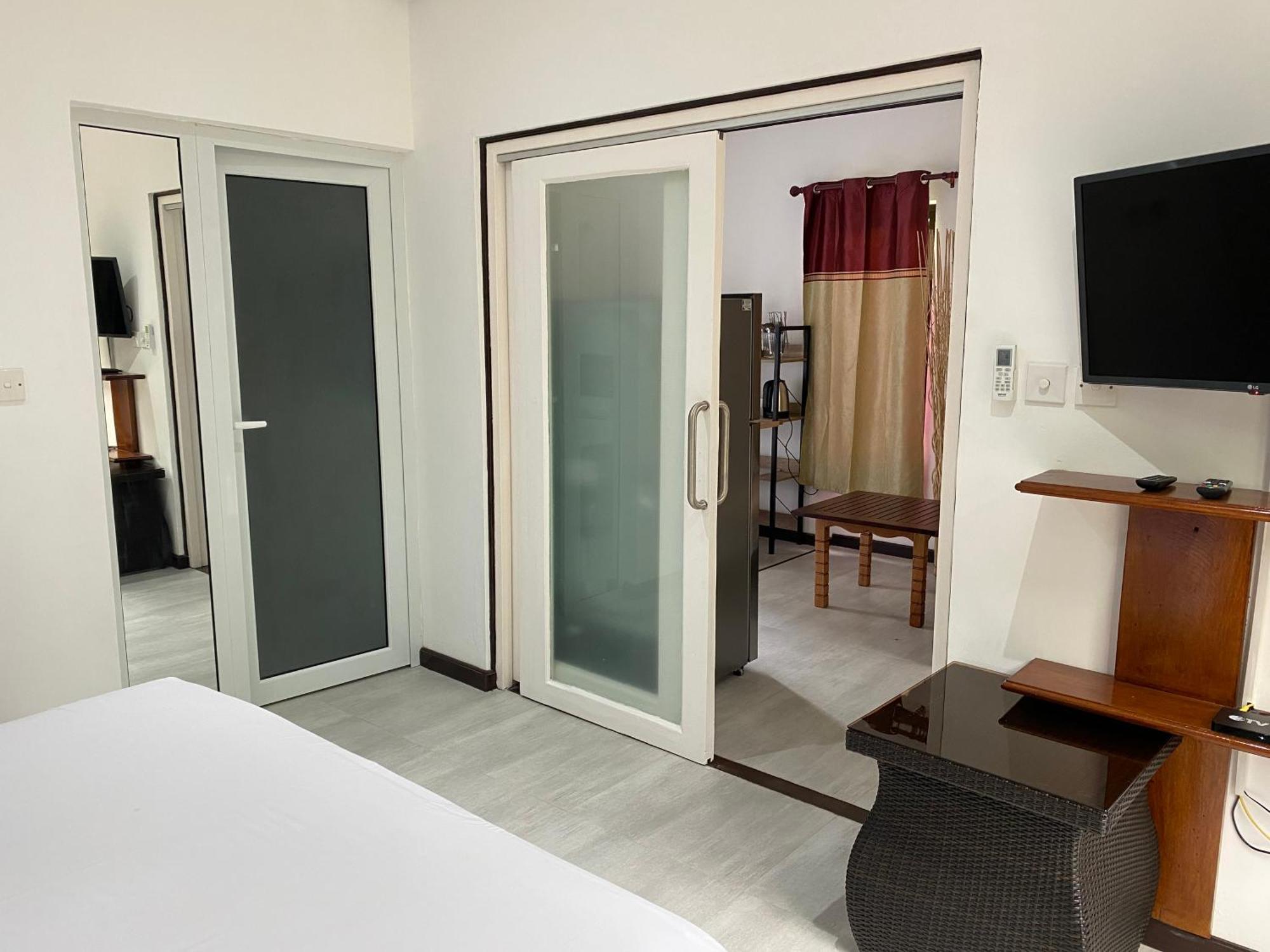 Mer Riviere Self Catering Apartment Beau Vallon  Exterior photo